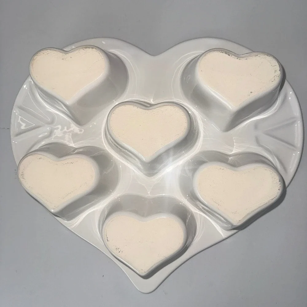 Vintage Heart Shaped Muffin Pan Blue White Spatterware Ceramic 6 Cup Large